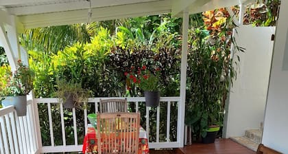 Emeraude Studio - Magnificent studio on the ground floor of a family villa.