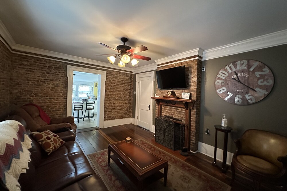 Beautiful apartment in the heart of downtown Bardstown, KY