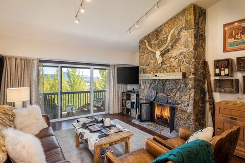 Teton Village 3.5BR/2.5BA  - Walking Distance to Ski Lifts!