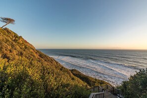 On the beach - Ocean front home, next to beach access, heated pool and spa (Santa Barbara)