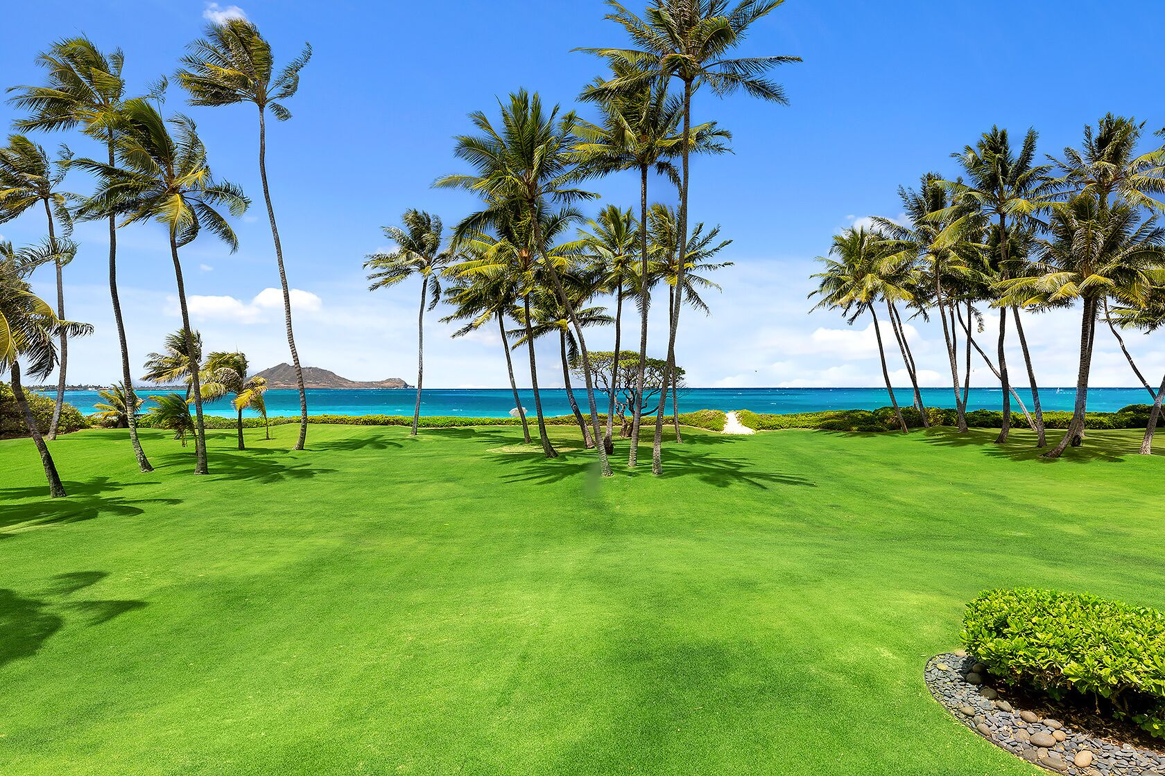 Kailua Shores Estate: Expansive Estate w/Pool, Spa, AC & Breathtaking Views
