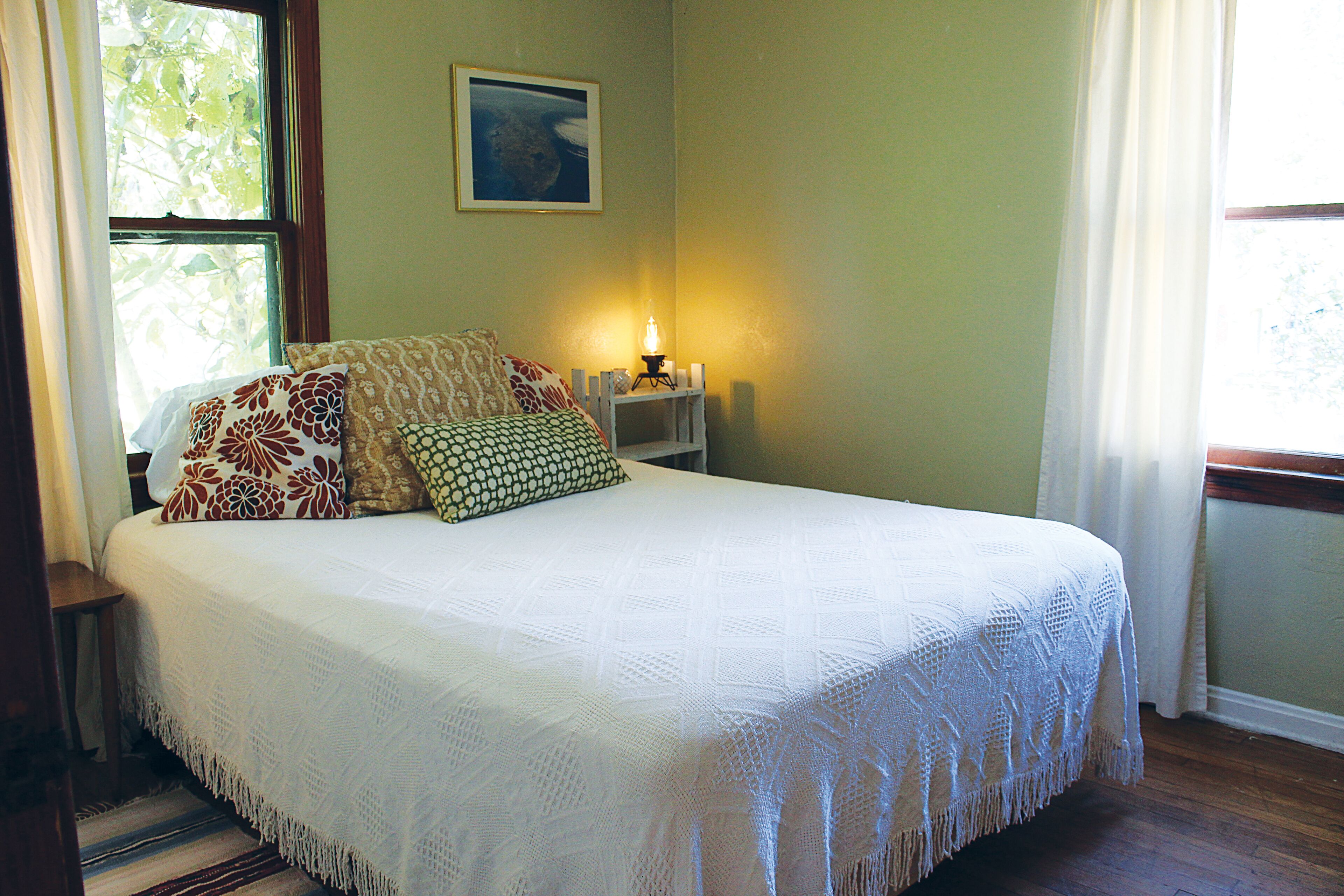 Classic Garage Apartment with Lovely Yard and Off Street Parking