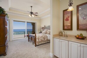 5 bedrooms, iron/ironing board, free WiFi, bed sheets