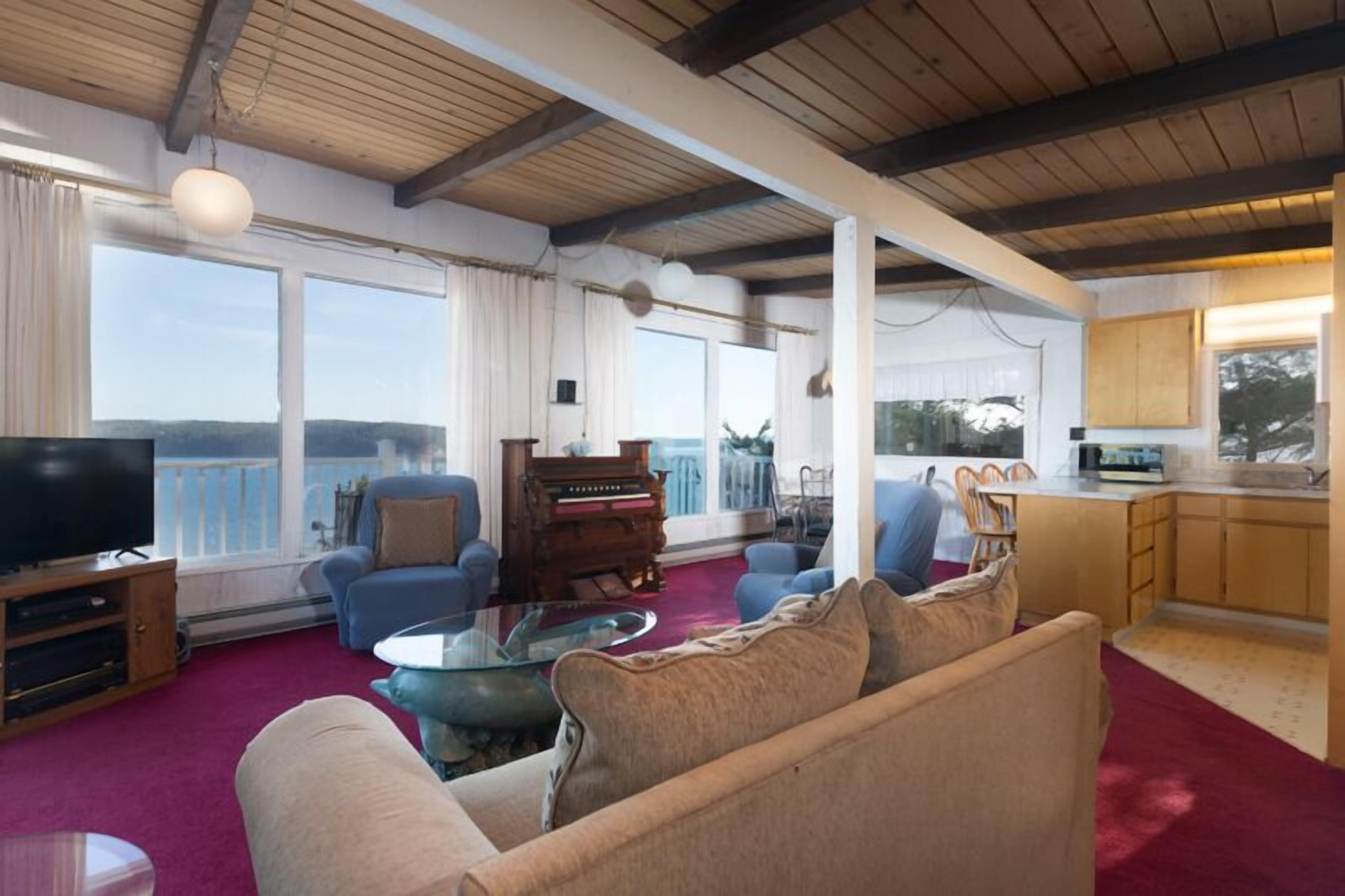 Eagles` Hideaway - Eagles` Hideaway - Charming Hillside Cabin With Eagle`s Eye