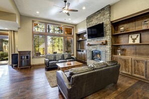 Télévision à écran plat, espaces bureaux