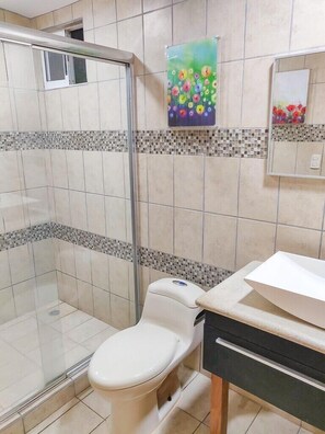 Towels, toilet paper - Secluded Ocean & Beach front House in Playa Grande- A Few Steps Walk to Beach! (PLAYA GRANDE)