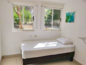3 bedrooms, free WiFi, bed sheets, wheelchair access