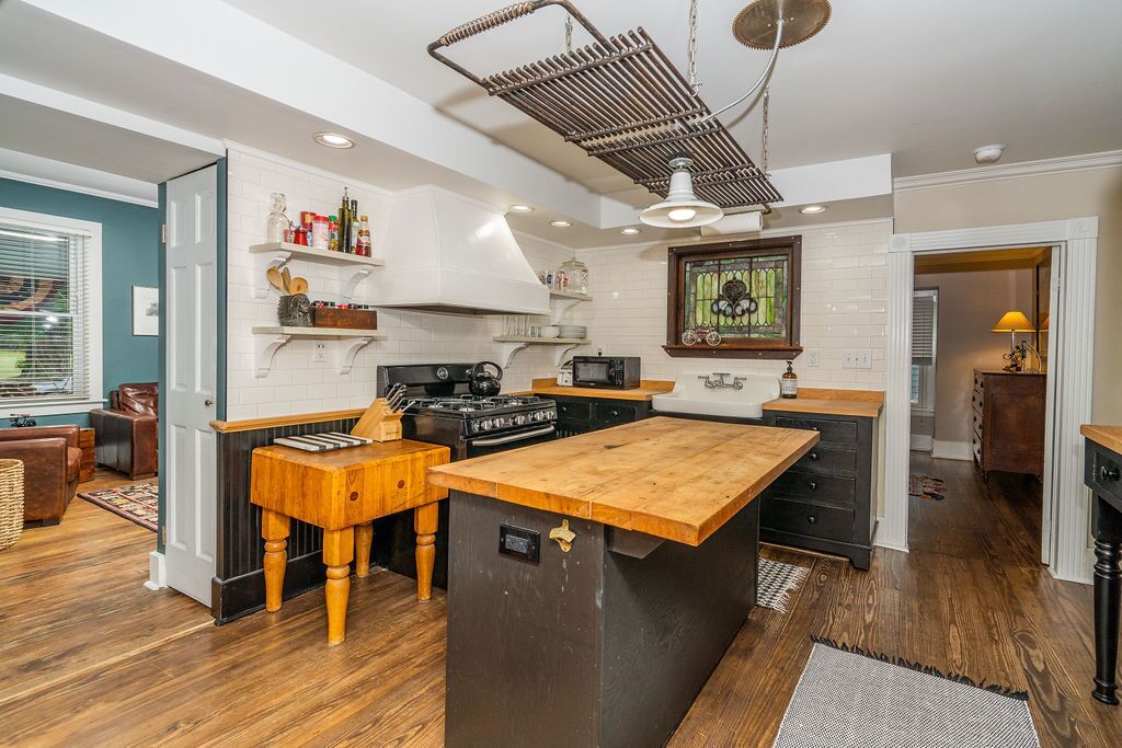 Unique Charm, Conveniently Located