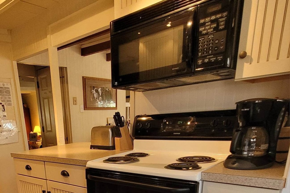 Best Fall Trip! Spend a Long Weekend at Cottage Tucked in Mount Gretna Woods