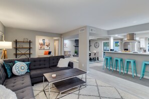 Smart TV, fireplace, offices