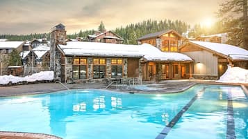 Outdoor pool, a heated pool