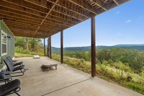 Terrace/patio - Mountainside Retreat with Stunning Views (Ocoee)