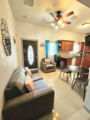 Smart TV, books - A Clean and Cozy Family Villa Just Steps From the Beach (Long Bay)