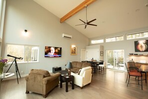 Smart TV, DVD player, books, printers