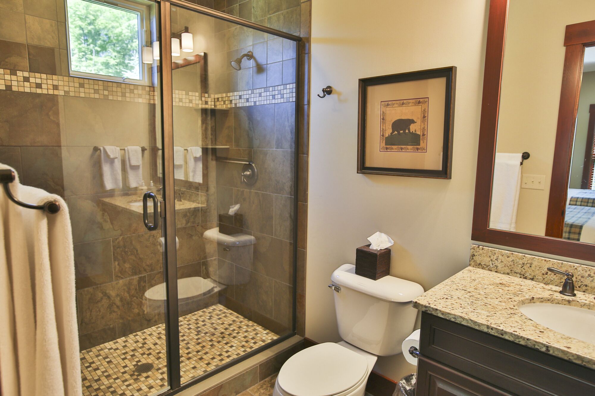 4 Bedroom Cottage, 6 miles from The Tunnel of Trees at True North Golf Club