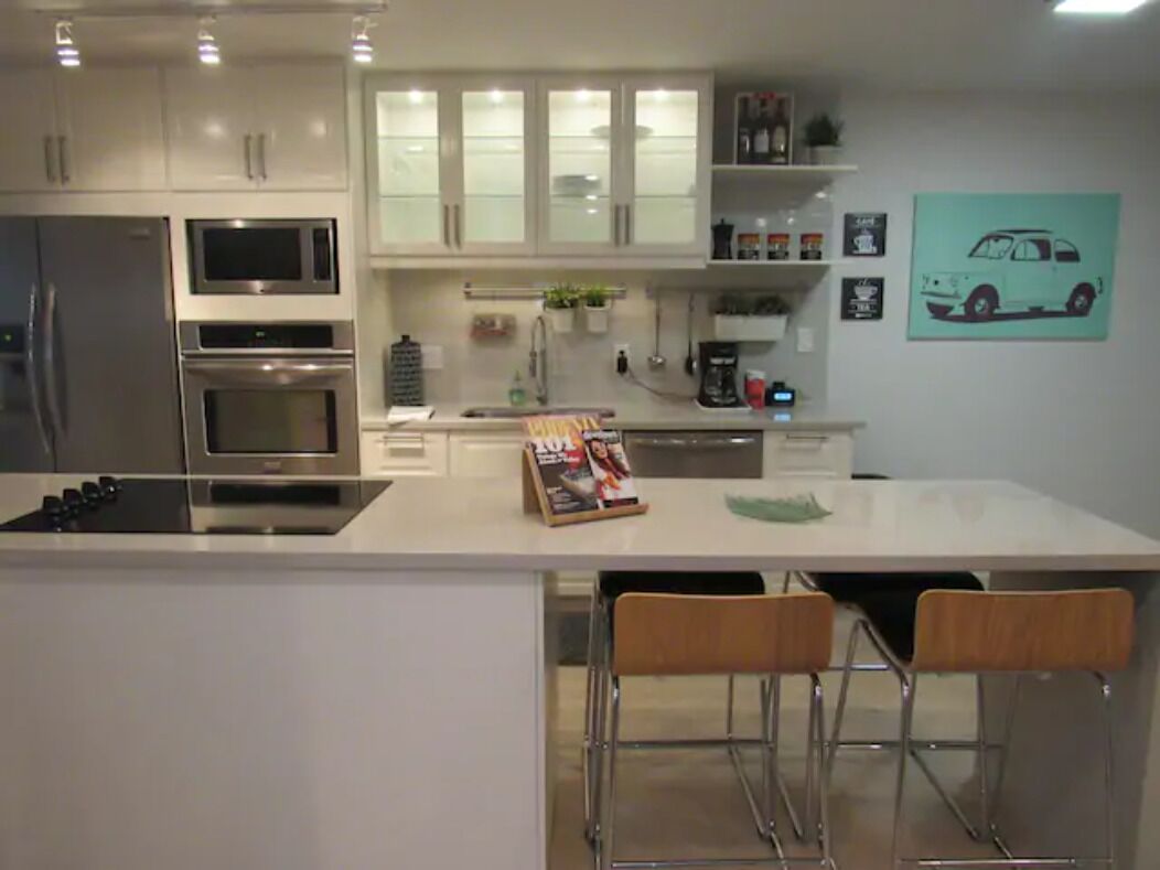 Newly renovated condo! Heart of Old Town!