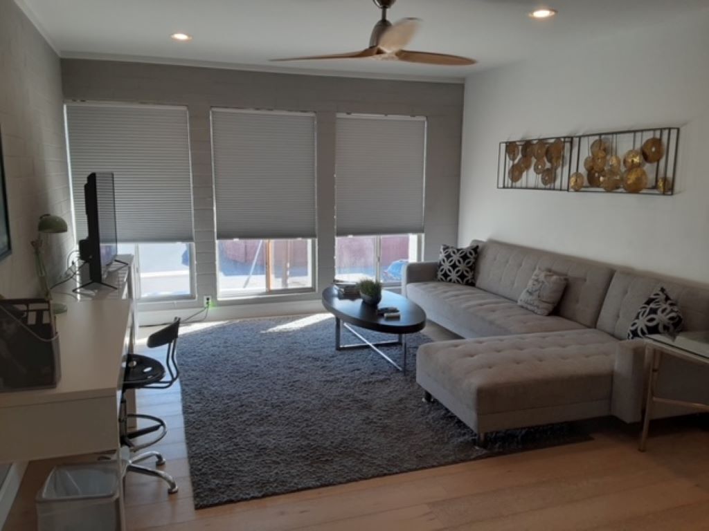 Newly renovated condo! Heart of Old Town!