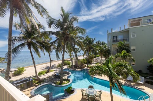 Ocean Front - 3 bedroom, 3 bath condo. Great Location. Great View. 