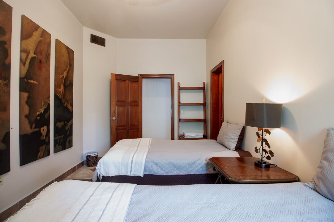 3 Schlafzimmer, Zimmersafe, Schreibtisch, kostenloses WLAN