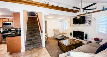 "SEASHELL" 4 Bedroom Home Steps from Lake Erie Sleeps 13