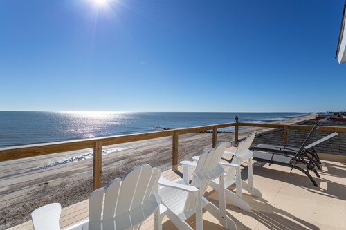 Ocean Front Home with Breath Taking Views!