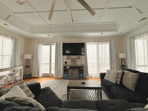 Smart TV, DVD player - Ocean Front Home with Breath Taking Views! (Edisto Island)