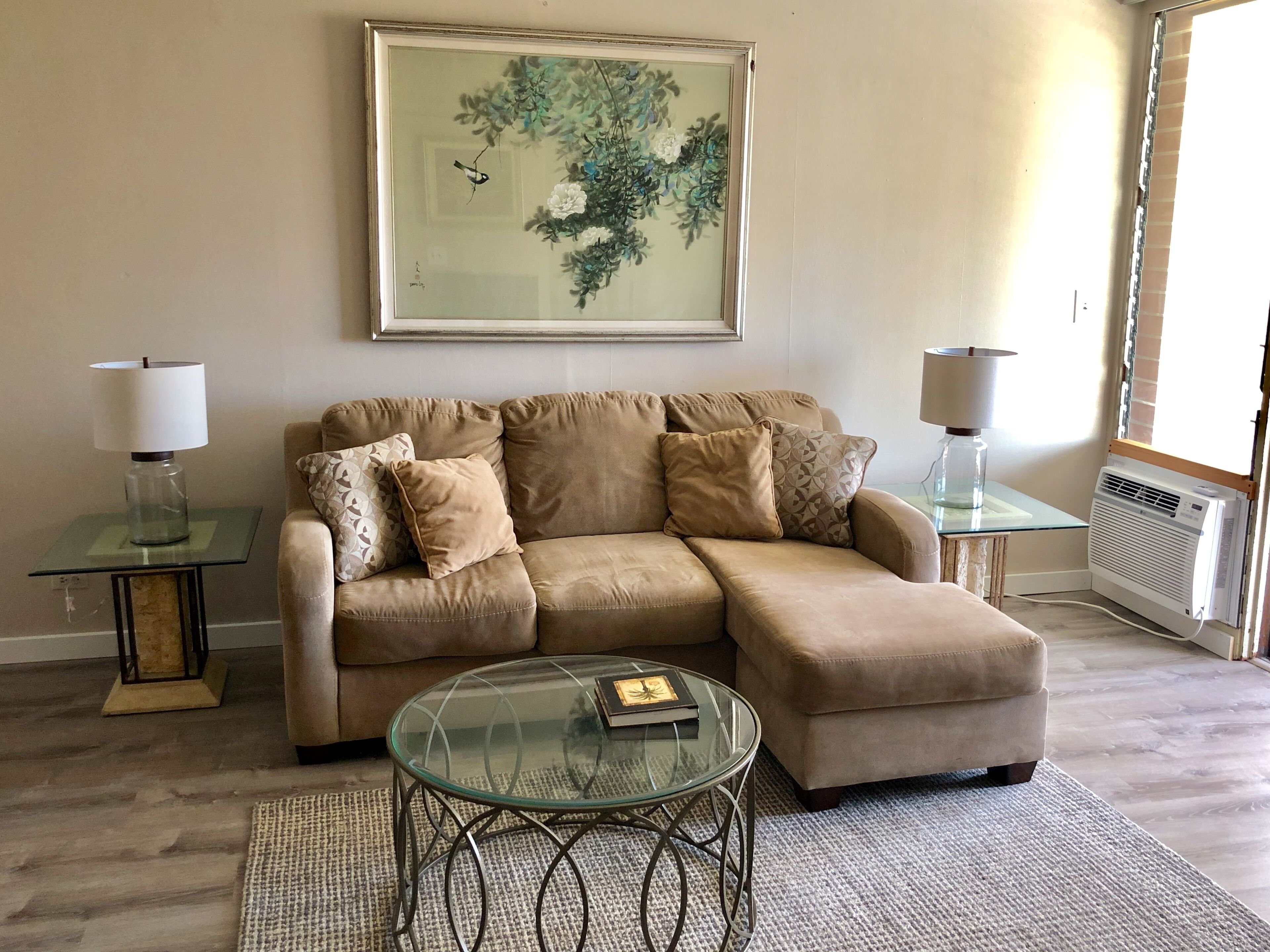 ¡Ubicación! 2br / 1ba Condo 2 Cuadras De La Playa Principal De Waikiki, Estacionamiento En El Lugar - Honolulu