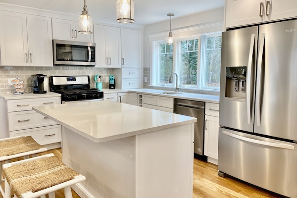 New kitchen with quartz countertops