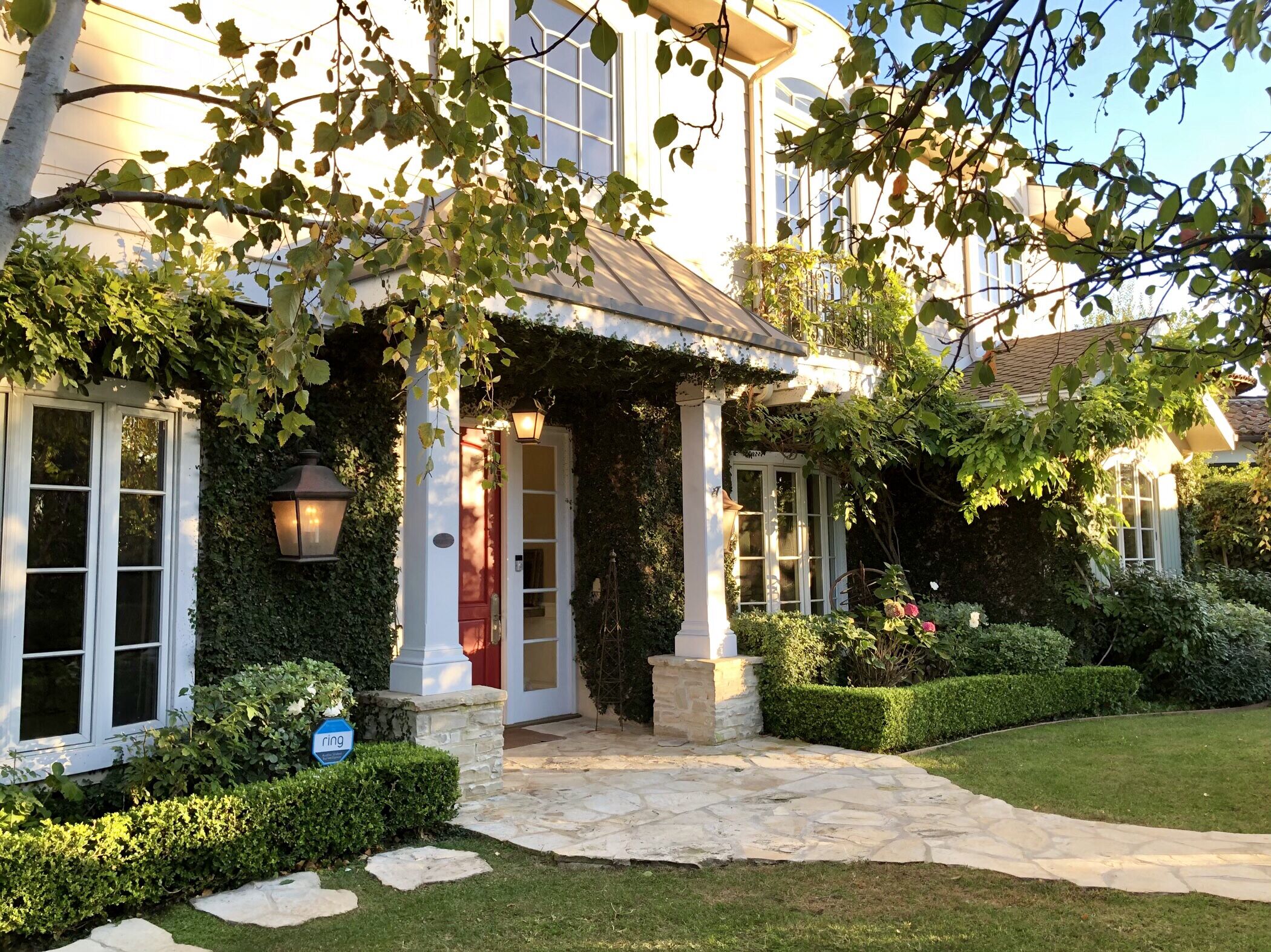 PACIFIC PALISADES LUXURY HOME with Pool&Spa! Walk to park, village & beach! 