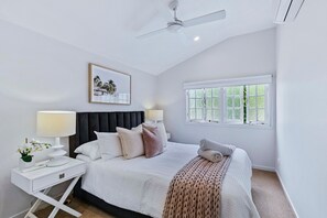 3 bedrooms, iron/ironing board, free WiFi, bed sheets - Park Avenue Terrace House 3BR - Outdoor, BBQ (Brisbane)