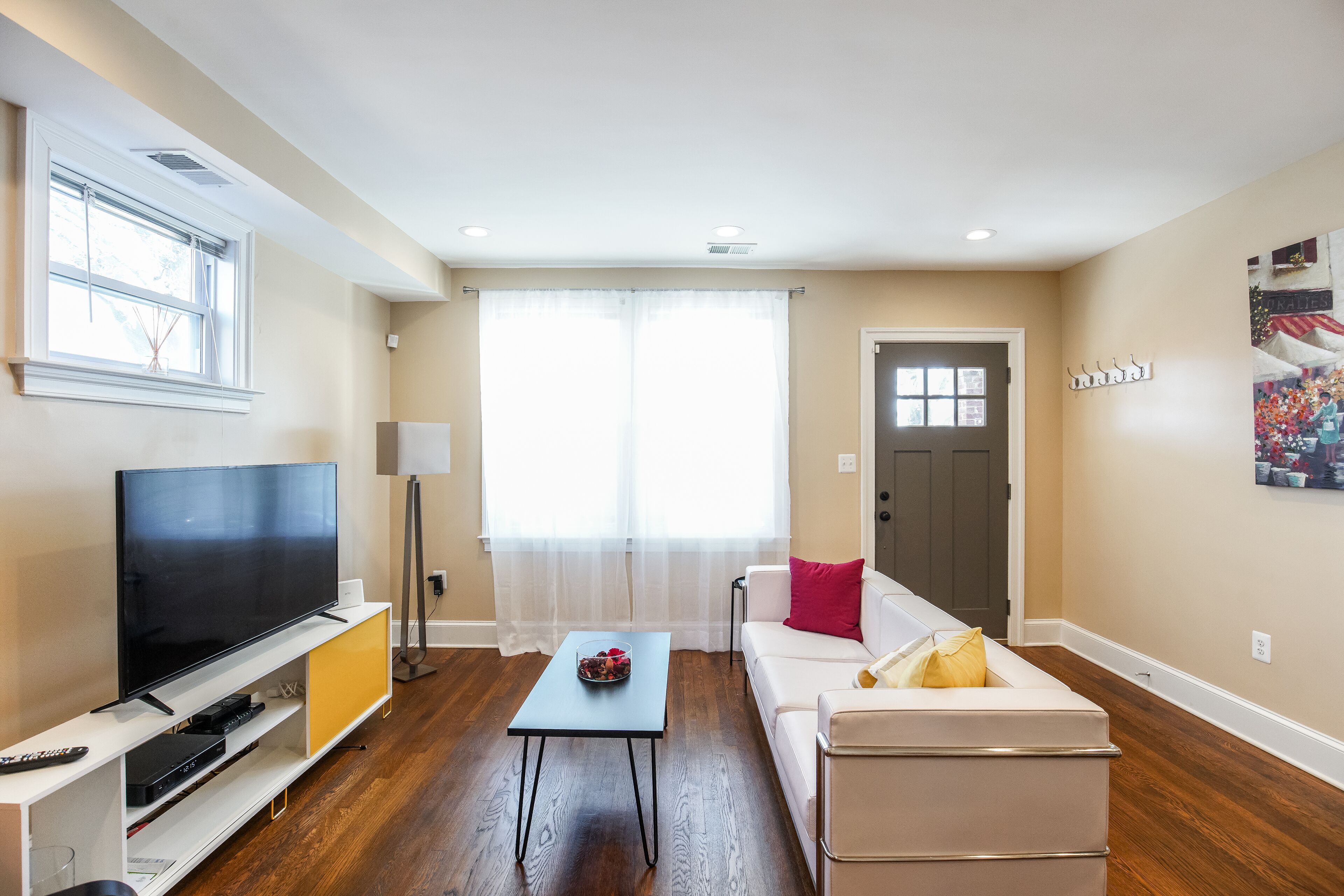 Luxurious, ideal for large groups, and two families + free parking