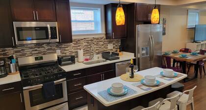 Luxurious, ideal for large groups, and two families + free parking