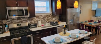 Luxurious, ideal for large groups, and two families + free parking
