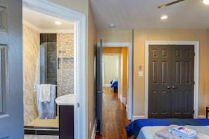 3 bedrooms, iron/ironing board, travel crib, free WiFi