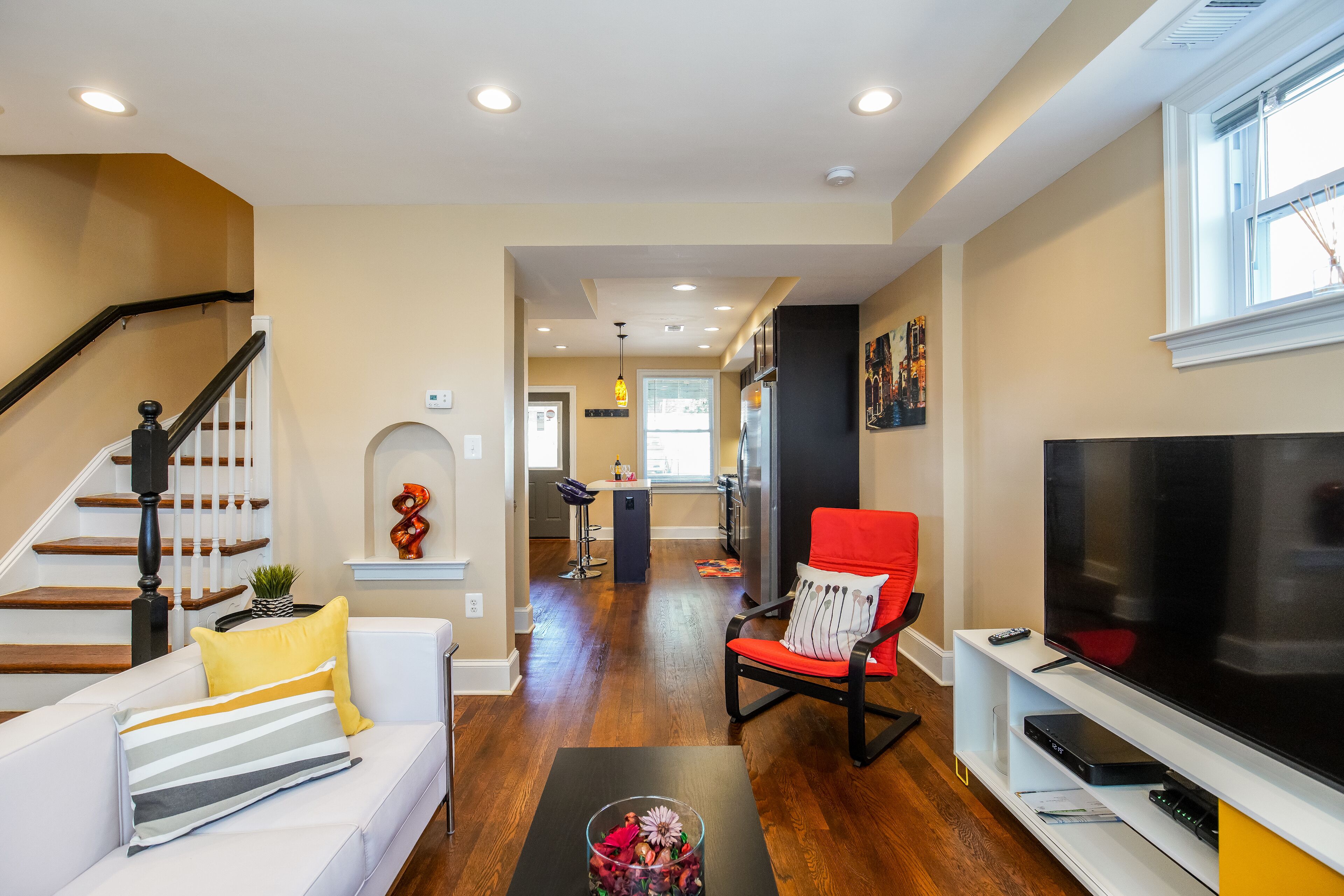 Luxurious, ideal for large groups, and two families + free parking