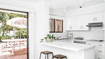 Fridge, microwave, dishwasher, coffee/tea maker