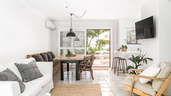 Smart-TV og stereoanlegg