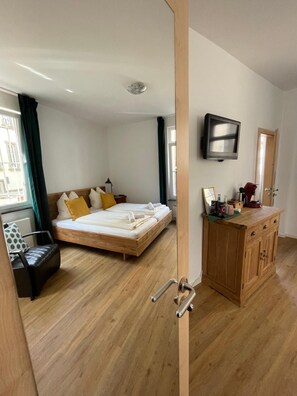 Double Room | 1 bedroom, hypo-allergenic bedding, blackout drapes, soundproofing - BrauHotel Bonn (Bonn)