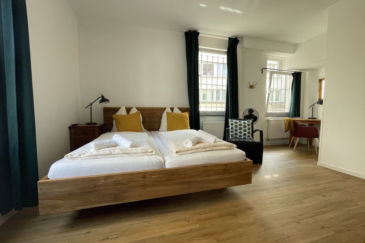 double room | 1 bedroom, hypo-allergenic bedding, blackout curtains, soundproofing