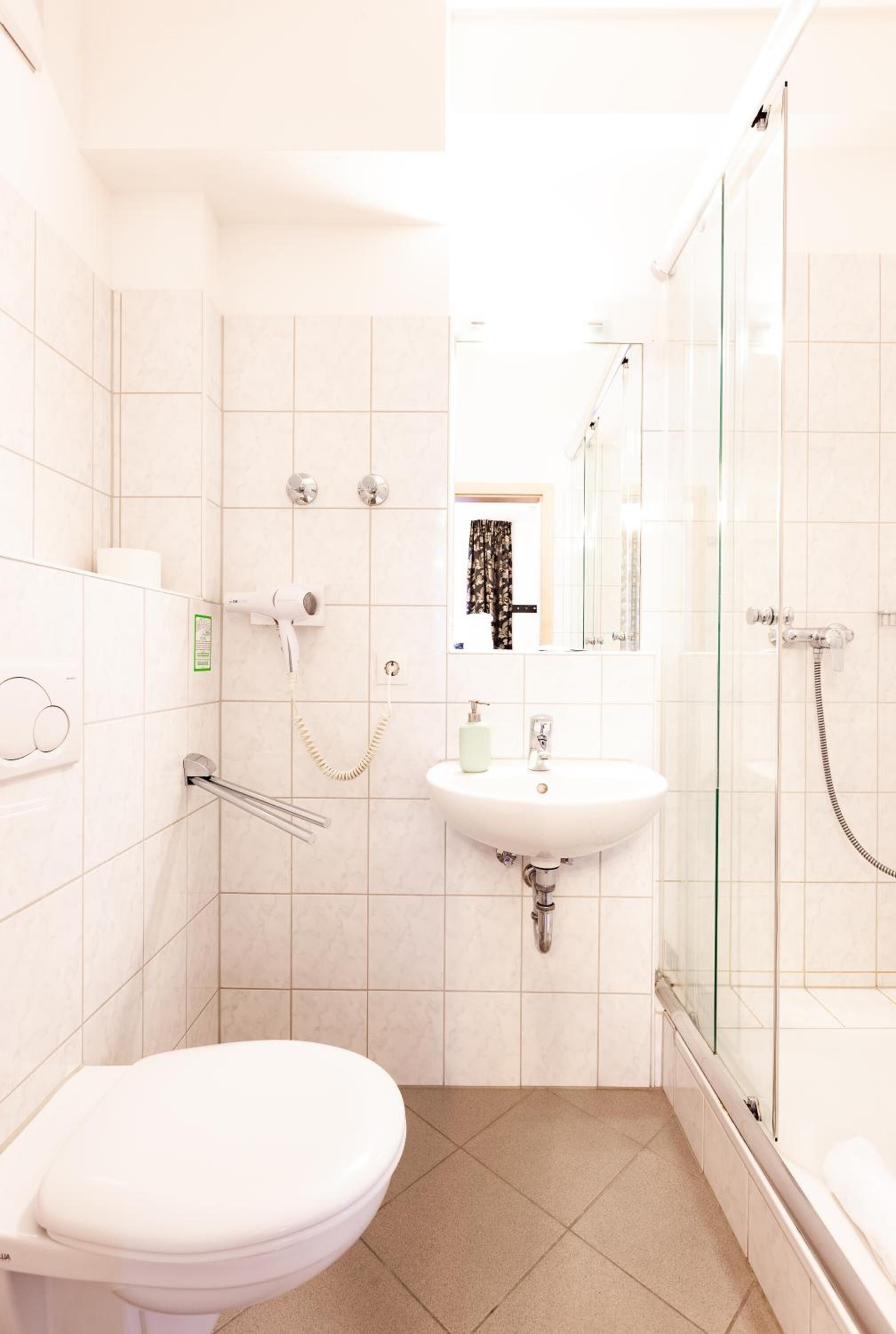 double room | bathroom | shower, free toiletries, hair dryer, towels