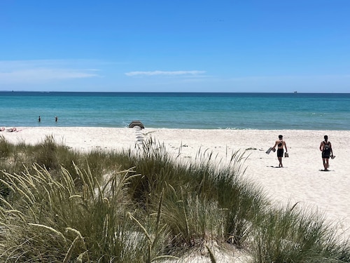 McCrae, the perfect stay. Short walk to beach plus beautiful bay views