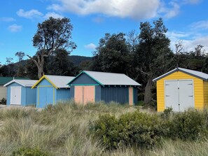 Exterior - McCrae, the perfect stay. Short walk to beach plus beautiful bay views (McCrae)