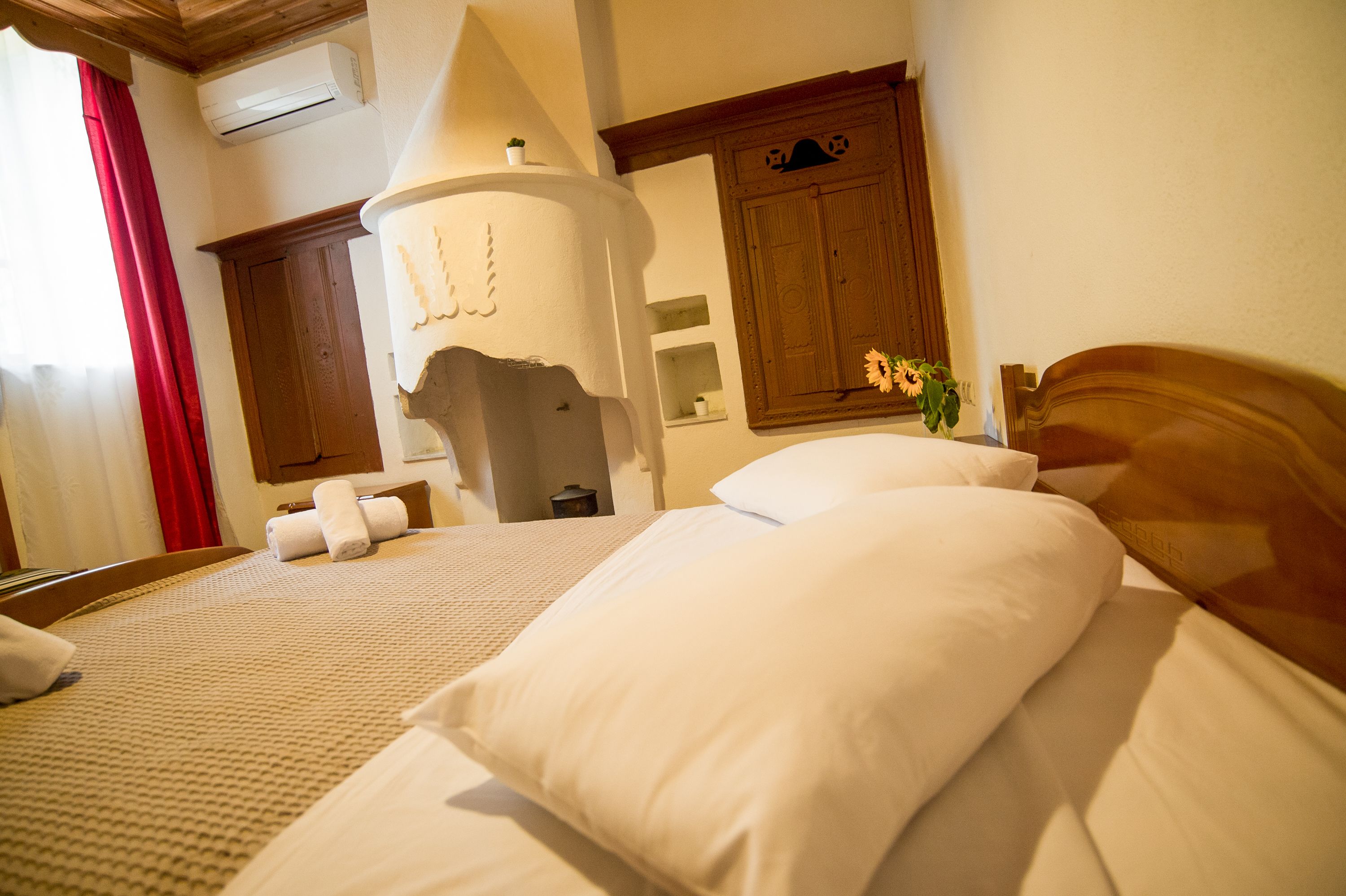 double or twin room | desk, soundproofing, iron/ironing board, free cots/infant beds