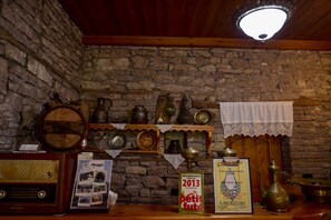 Dining - Hotel Kalemi (Gjirokastër)