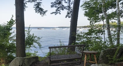 Rockcraft mahtuu jopa 22 vierasta mukavasti, iso nurmikko, telakka pääsy, hiekkaranta ja beau