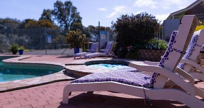 3 Carrickalinga Cove Apartments