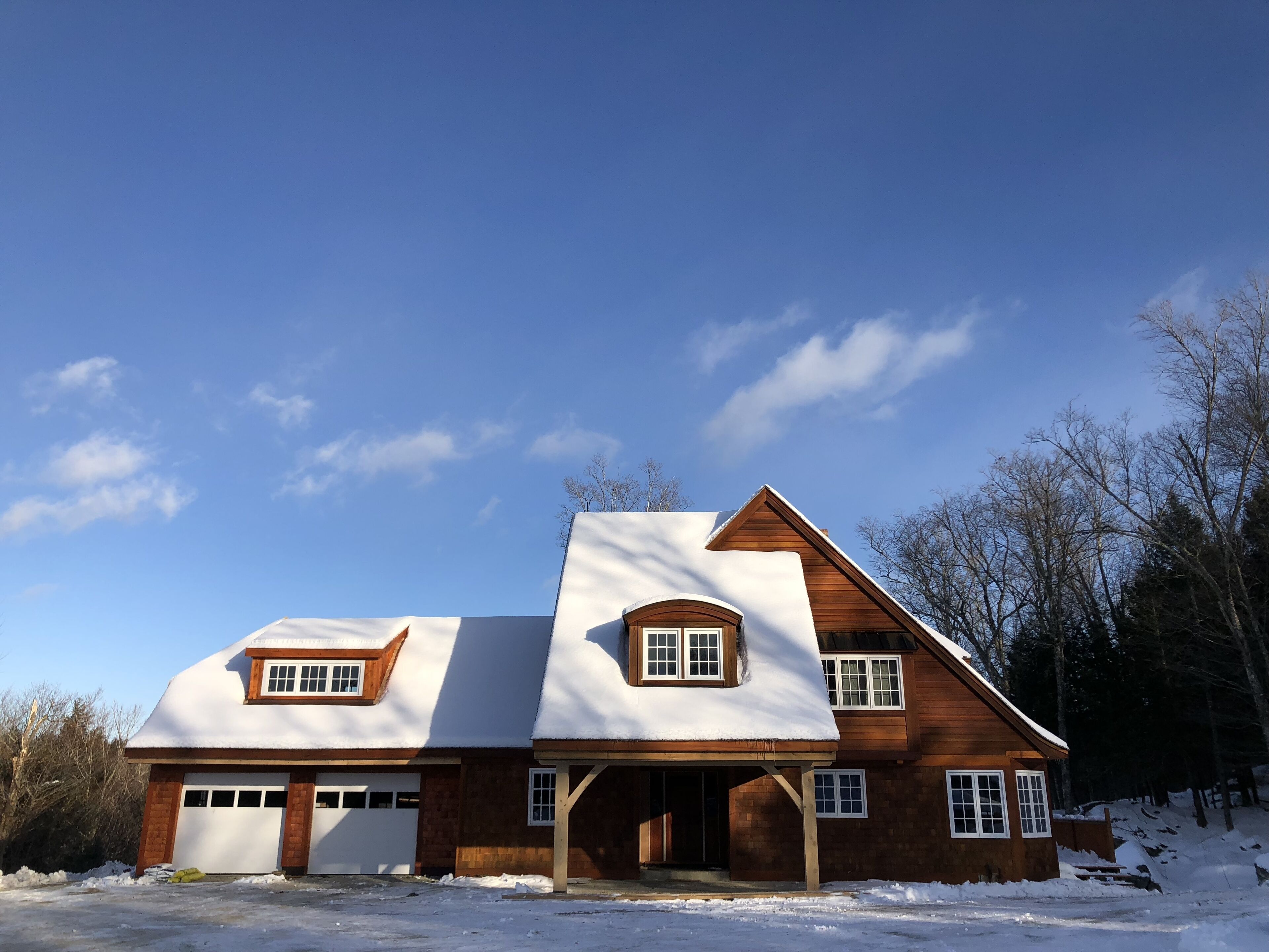 Ski Chalet on private 35 acre property with hot tub + stratton vip parking pass