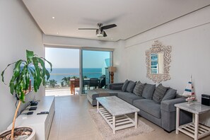 Smart TV, futbolito, tenis de mesa y libros 