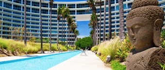 Spectacular Beach front 2 Bedroom Condo