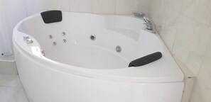 Toallas, jabón, papel de baño 